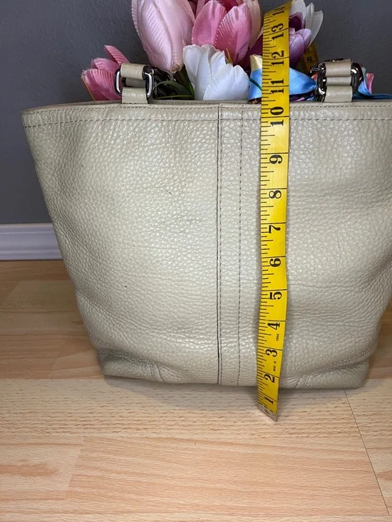Coach Hamilton Shoulder Bag - Picture 3 of 16